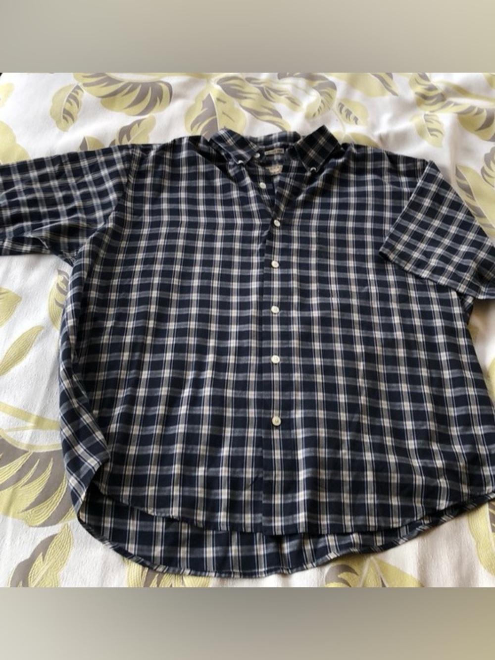⛱️Men's Navy and White Plaid Button-Down Shirt